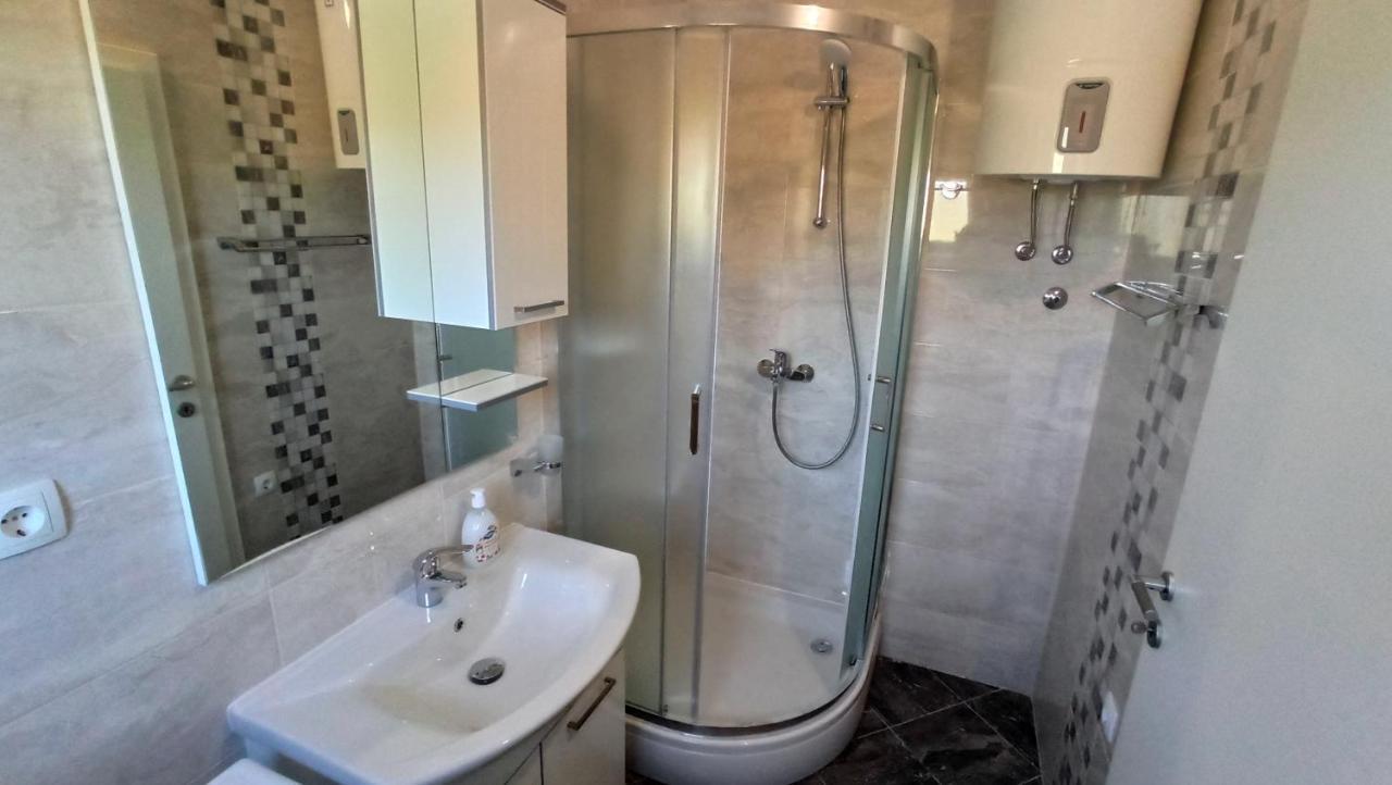 Jakopovic Apartments 로고즈니차 외부 사진